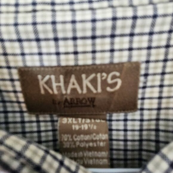 Long sleeved Dress Shirt - Picture 2 of 3